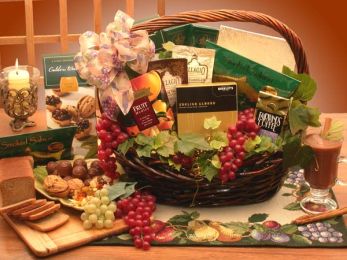 The Kosher Gourmet Gift Basket (Med)